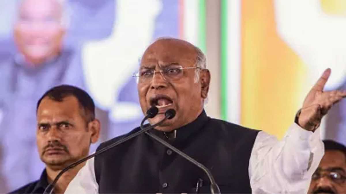 चुनाव आयुक्त अरुण गोयल के इस्तीफे पर खड़गे ने गहरी चिंता व्यक्त की